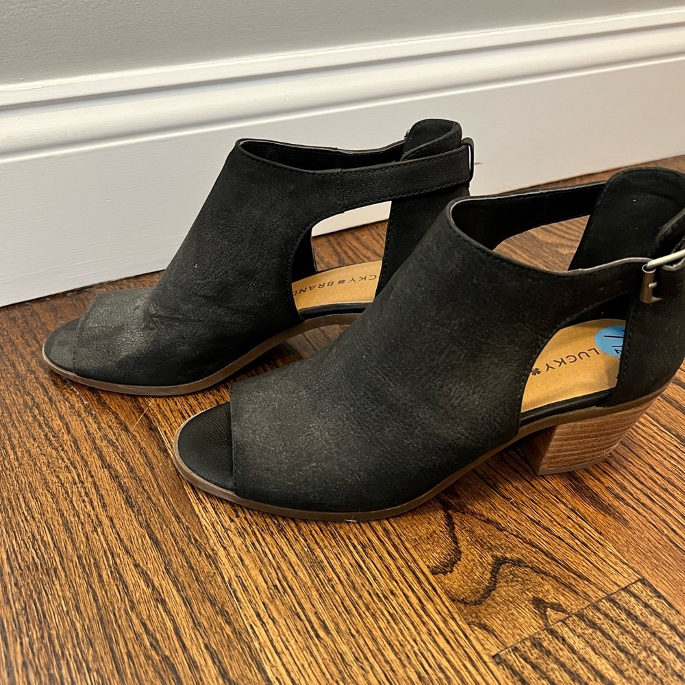 Lucky brand black peep toe shoe - Picture 2 of 6